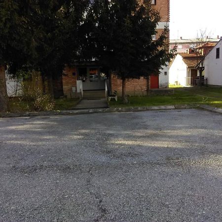 Studio Apartman Zdral Daruvar Εξωτερικό φωτογραφία